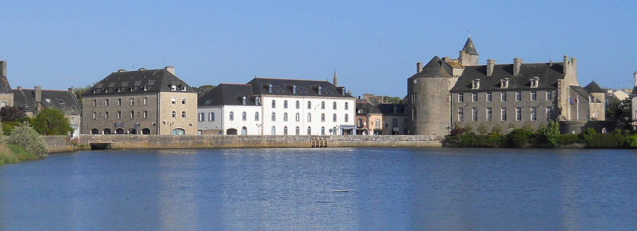 Bridge and castle, Pont-l'Abb